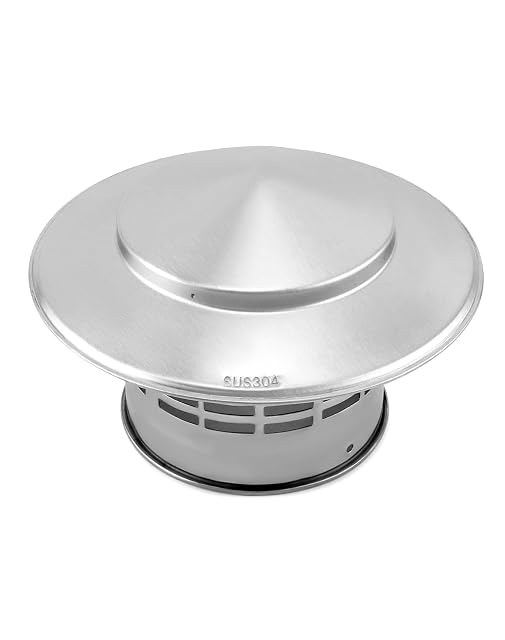Un cappello antipioggia tondo in acciaio inox da centodieci millimetri con una rete e bordi arrotolati
